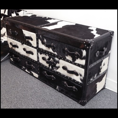 Coffre avec structure en bois massif recouvert de cuir de vachette noir et blanc 35-Cowhide Long