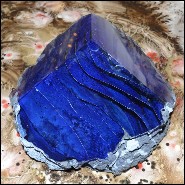 Set de deux sculptures en pâte de verre avec lanières en pâte de verre colorées en rouges et bleu PC-Glass Alchemy