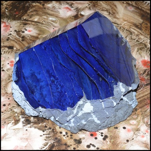 Set de deux sculptures en pâte de verre avec lanières en pâte de verre colorées en rouges et bleu PC-Glass Alchemy