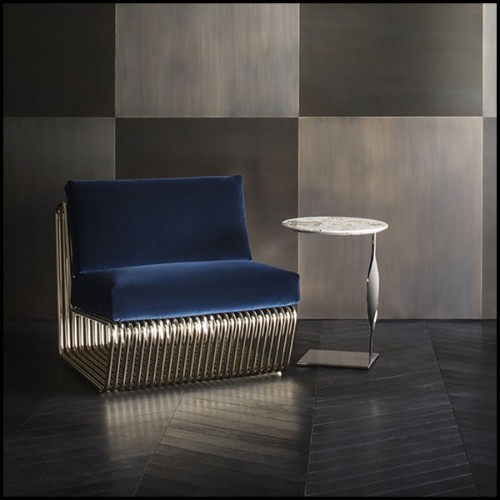 Fauteuil revêtu en velours bleu et avec structure de base en acier inoxydable poli finition Gold 150-Alina