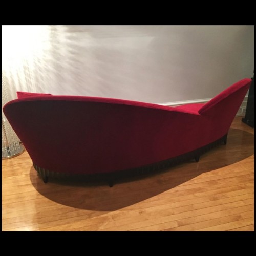 Canapé avec structure en bois d'acajou verni mat recouvert de velours rouge 119-Red Heart