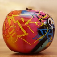 Sculpture en céramique fabriqués à la main PC-Apple Graffiti B