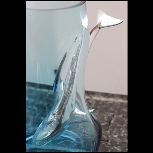 Vase en verre bleu soufflé à la main avec baleine en aluminium poli à travers le verre 104-Diving Whale Blue
