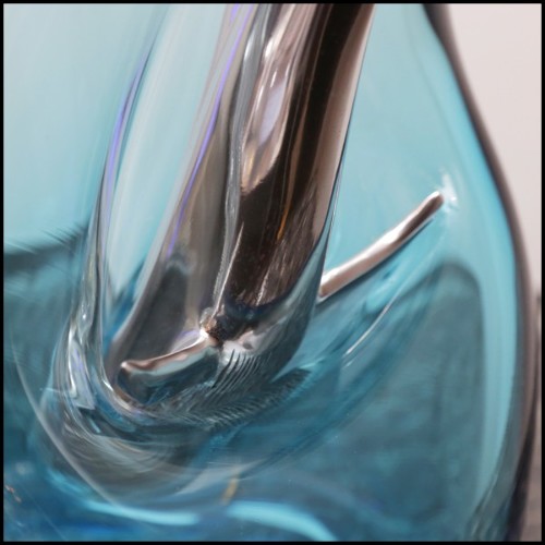 Vase en verre bleu soufflé à la main avec baleine en aluminium poli à travers le verre 104-Diving Whale Blue