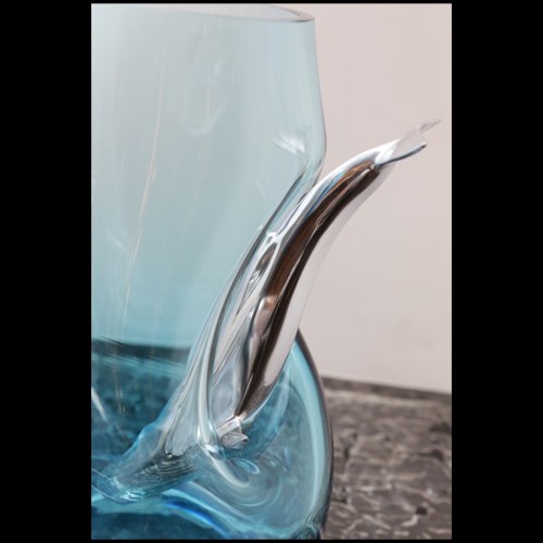 Vase en verre bleu soufflé à la main avec baleine en aluminium poli à travers le verre 104-Diving Whale Blue