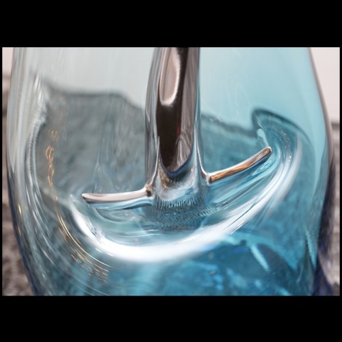 Vase en verre bleu soufflé à la main avec baleine en aluminium poli à travers le verre 104-Diving Whale Blue