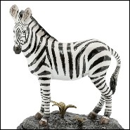 Sculpture all hand-painted in white porcelain with brass details 162-Zebra