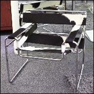 Fauteuil avec structure en acier inoxydable poli et cuir de vachette noir et blanc PC-Wassily Cowhide 1