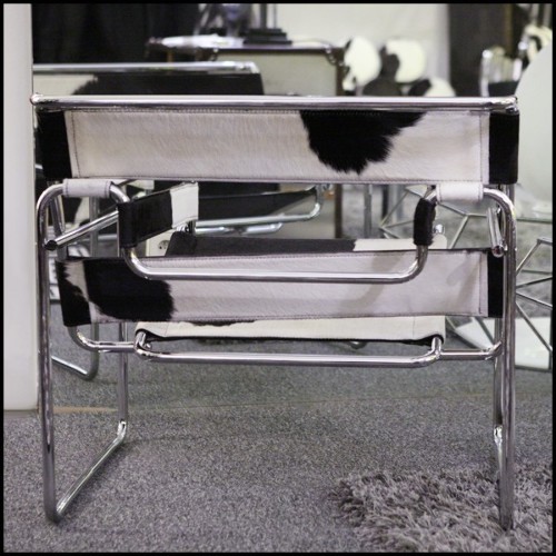 Fauteuil avec structure en acier inoxydable poli et cuir de vachette noir et blanc PC-Wassily Cowhide 1