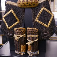 Armure de samouraï avec blason (Hira-Gaku) de Mori-Kawa PC-Samuraï Mori-Kawa