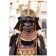 Armure de samouraï avec blason (Hira-Gaku) de Mori-Kawa PC-Samuraï Mori-Kawa