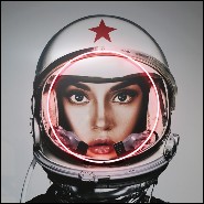 Décoration murale avec cadre en bois et photo sur toile avec éclairage néon à LED rose 173-Astronaute Vuitton