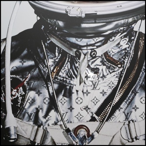 Photo with round pink neon led light 173-Astronaute Vuitton