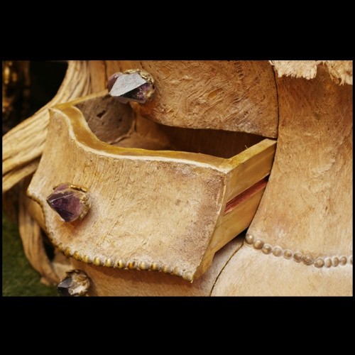 Commode avec structure en bois de hêtre massif avec lianes solides et pierre d'améthyste du Brésil PC-Amethyst Lianes