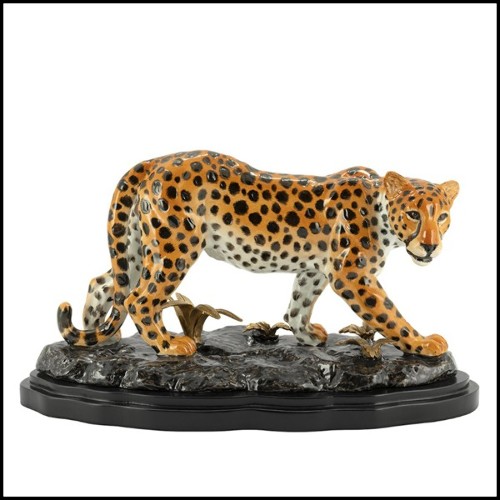 Sculpture léopard avec toute la structure en porcelaine peinte à la main avec détails en laiton sur la base 162-Standing Leopard