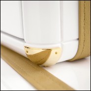 Étagère de 3 tiroirs avec structure en bois massif laqué blanc et détails en laiton plaqué or 177-White Flight Case of 3