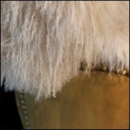 Fauteuil avec peau de piraruku et avec bois de rennes et queue de girafe PC-Piraruku