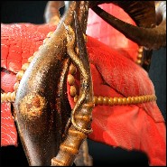 Fauteuil avec peau de crocodile teintée rouge et véritables cornes de Koudou et bronze massif PC-Red Crocodile