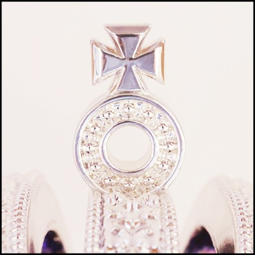 Sculpture made in marble dust resin chromed in blue finish with christianism crown PC-Skull Blue Christianism