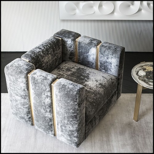 Armchair covered with Italian high quality blue velvet fabric and with polished brass 150-Virginia