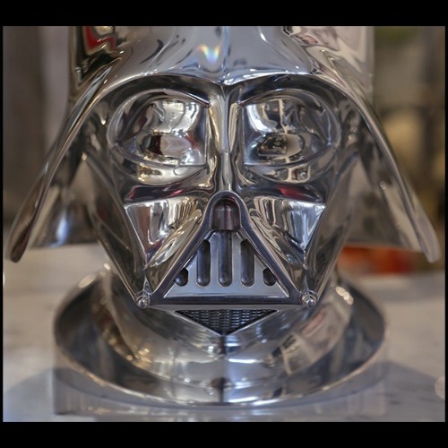 Sculpture d'un casque de Dark Vador en aluminium poli  PC-Dark Vador Hemet