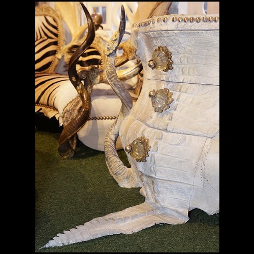 Commode en Croco finition blanc, cornes de Kudu, 3 tiroirs avec peau d'agneau de Mongolie 120- White Croco
