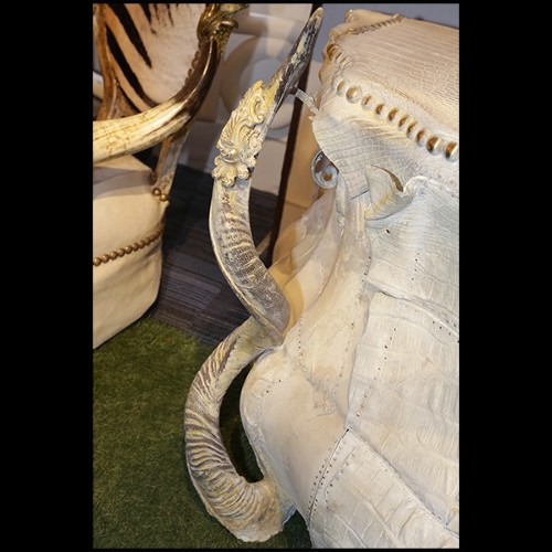 Commode en Croco finition blanc, cornes de Kudu, 3 tiroirs avec peau d'agneau de Mongolie 120- White Croco