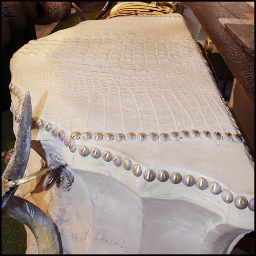 Commode en Croco finition blanc, cornes de Kudu, 3 tiroirs avec peau d'agneau de Mongolie 120- White Croco