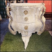Commode en Croco finition blanc, cornes de Kudu, 3 tiroirs avec peau d'agneau de Mongolie 120- White Croco