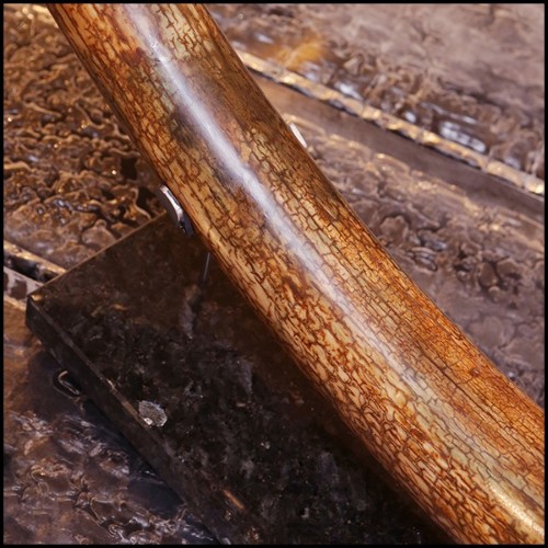 Défense méticuleusement restaurée PC-Mammoth Medium Dark Brown.