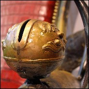 Throne with structure in solid beech wood and red tinted alligator skin PC-King Red Croco