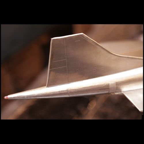 Model covered with riveted aluminium foil 133-Concorde Supersonic