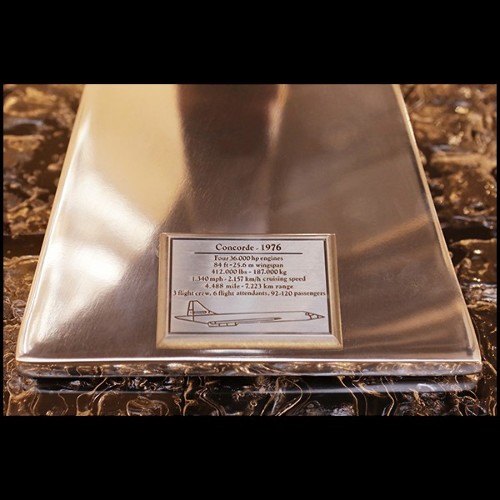 Model covered with riveted aluminium foil 133-Concorde Supersonic