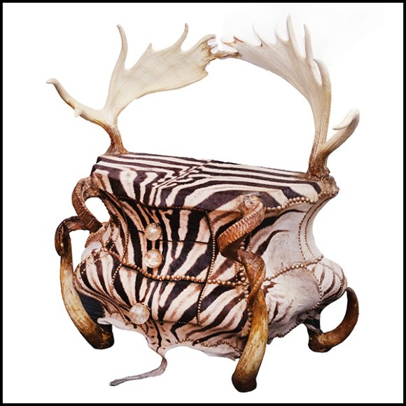 Chest in solid beech wood covered with real zebra skin PC-Zebra and Elk