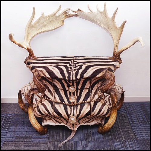 Chest in solid beech wood covered with real zebra skin PC-Zebra and Elk