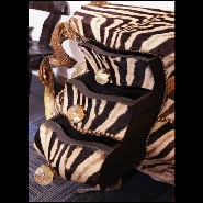 Commode en hêtre massif couvert avec véritable peau de zèbre PC-Zebra and Elk