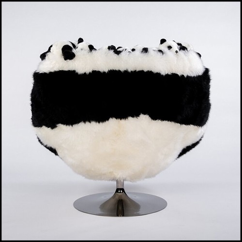 Armchair with small Pandas plushes on back seat PC-Panda
