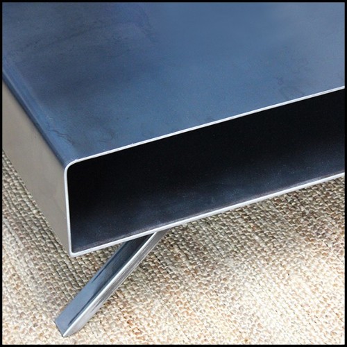 Table basse en acier brut artisanal 147-Cassette