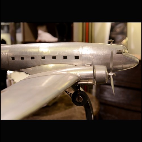 Avion 113 - Dakota DC3 - Aluminium airplane model with leaf design 113-Dakota DC3 - Pacific Compagnie.