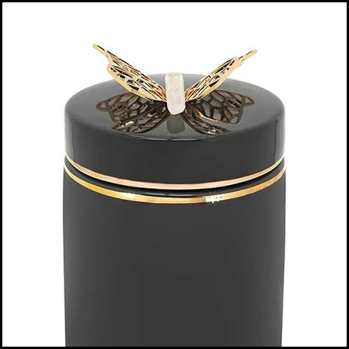 Boîte en céramique émaillée finition noire et avec papillon en laiton poli sur le couvercle 162-Butterfly