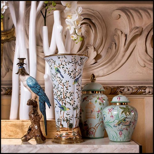 Vase en porcelaine peinte à la main et avec détails en bronze 162-Birds Porcelain