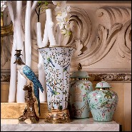 Vase en porcelaine peinte à la main et avec détails en bronze 162-Birds Porcelain