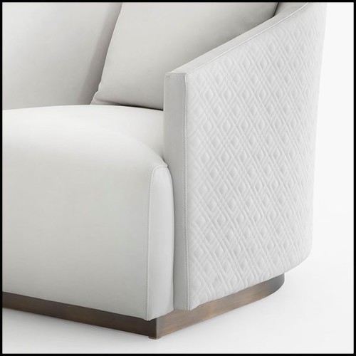 Fauteuil rembourré et couvert avec cuir véritable italien et dossier couvert avec cuir matelassé 150-Palacio