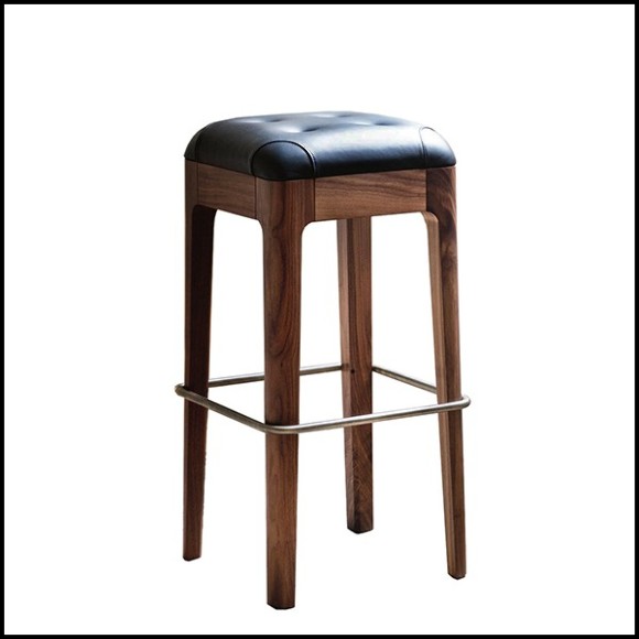 Tabouret de bar en noyer massif rembourré et couvert avec cuir noir véritable capitonné 163-Leon