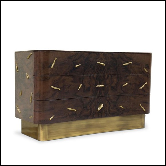 Chest of drawers in solid walnut veneer with polished brass details and brushed aged brass base 155-Tarius