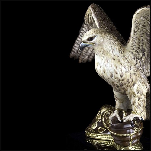 Sculpture Faucon en porcelaine et finition or 24k 196-Falcon Flying