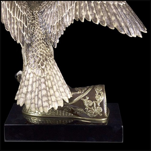 Sculpture Faucon en porcelaine et finition or 24k 196-Falcon Flying