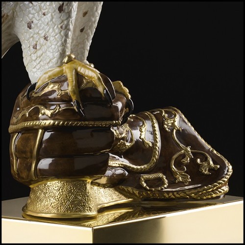 Sculpture Falcon in porcelain finishing in gold 24k 196-Falcon