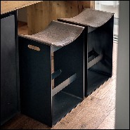 Tabouret en fer finition laquée avec cuir marron 154-Leatheron High