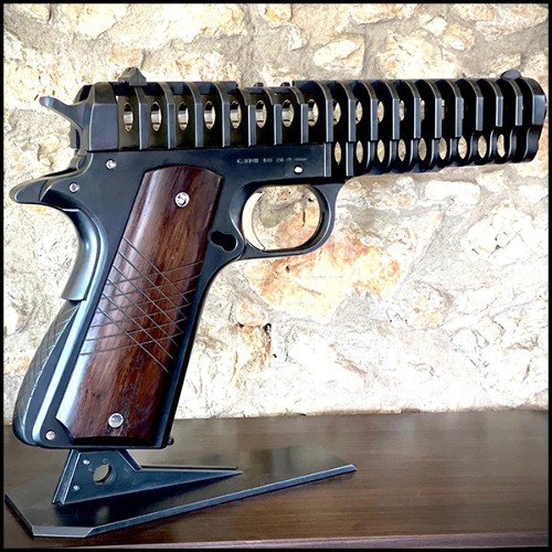 Sculpture acier et et cross en bois PC-Colt 45 Inox